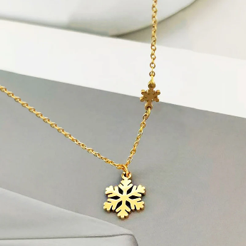 Gold-Plated Snowflake Pendant – Anti-Tarnish Stainless Steel