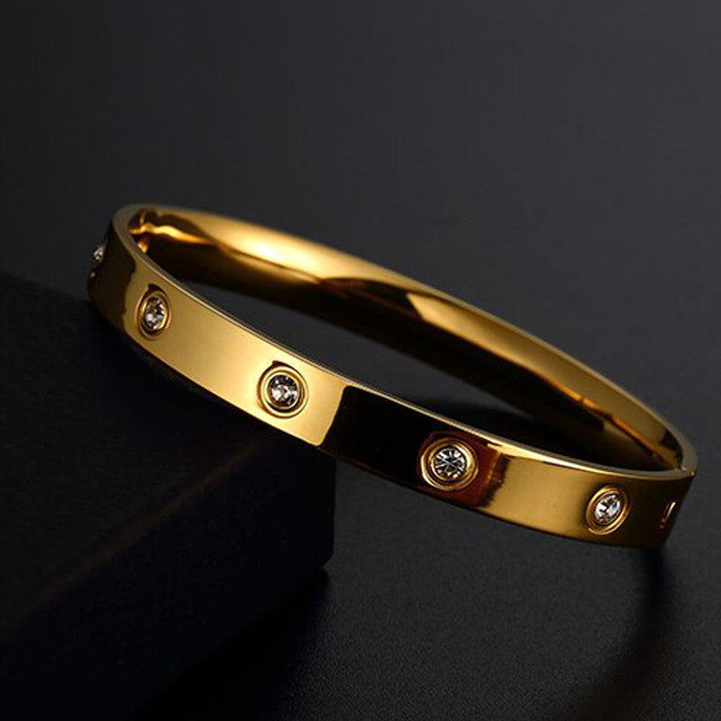 Contemporary Gold-Plated Love AD Bracelet – Anti-Tarnish Stainless Steel