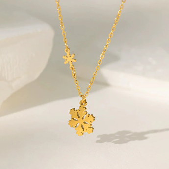 Gold-Plated Snowflake Pendant – Anti-Tarnish Stainless Steel