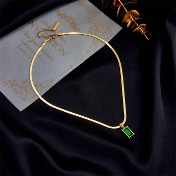 Gold-Plated Green Geometric Pendant – Anti-Tarnish Stainless Steel (Thin Chain)