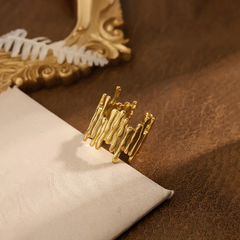 Gold-Plated Contemporary Adjustable Ring – Anti-Tarnish Stainless Steel