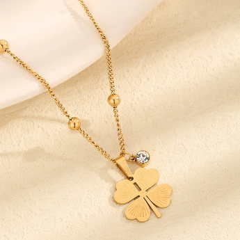 Gold-Plated Clover Pendant – Anti-Tarnish Stainless Steel