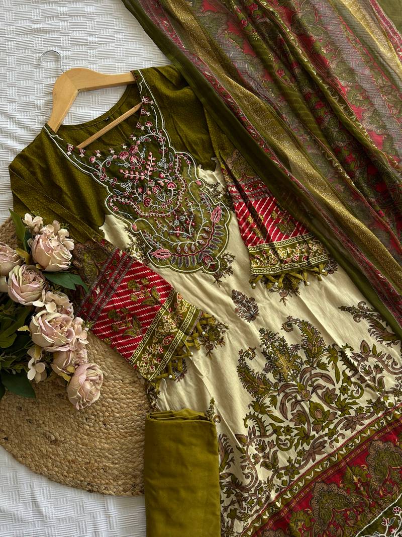 Premium Stitched Pakistani Suit – Cotton with Embroidery & Printed Dupatta chiffon