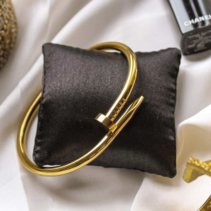Gold-Plated Stainless Steel Nail Bracelet – Anti-Tarnish Finish