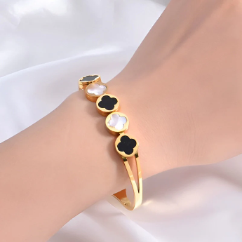 Gold-Plated Clover Bangle Bracelet – Anti-Tarnish Stainless Steel